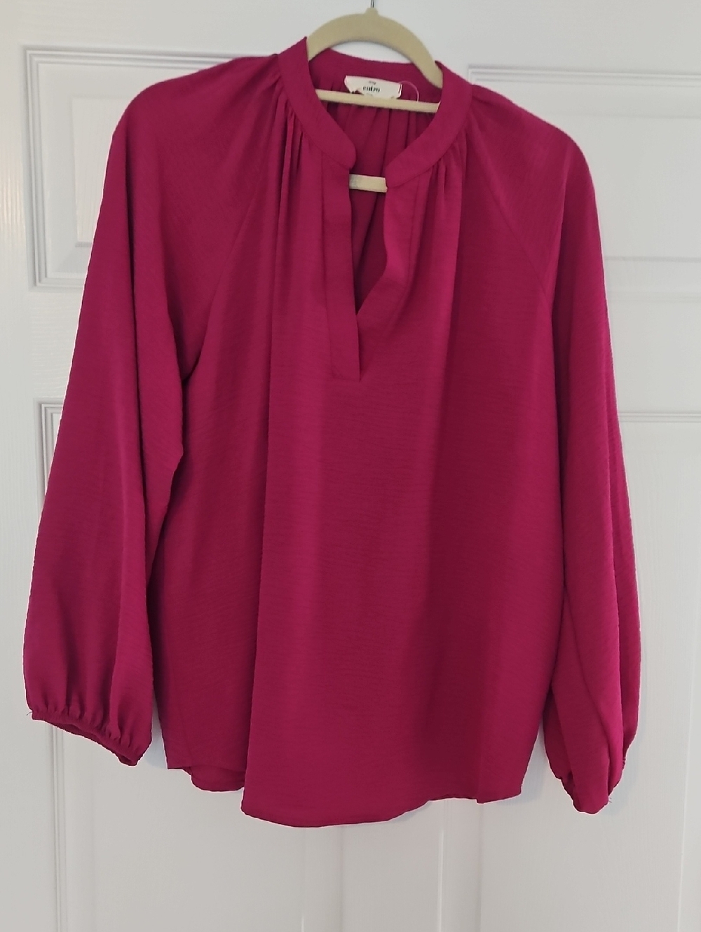 entro Magenta Split-Neck Long-Sleeve Blouse
